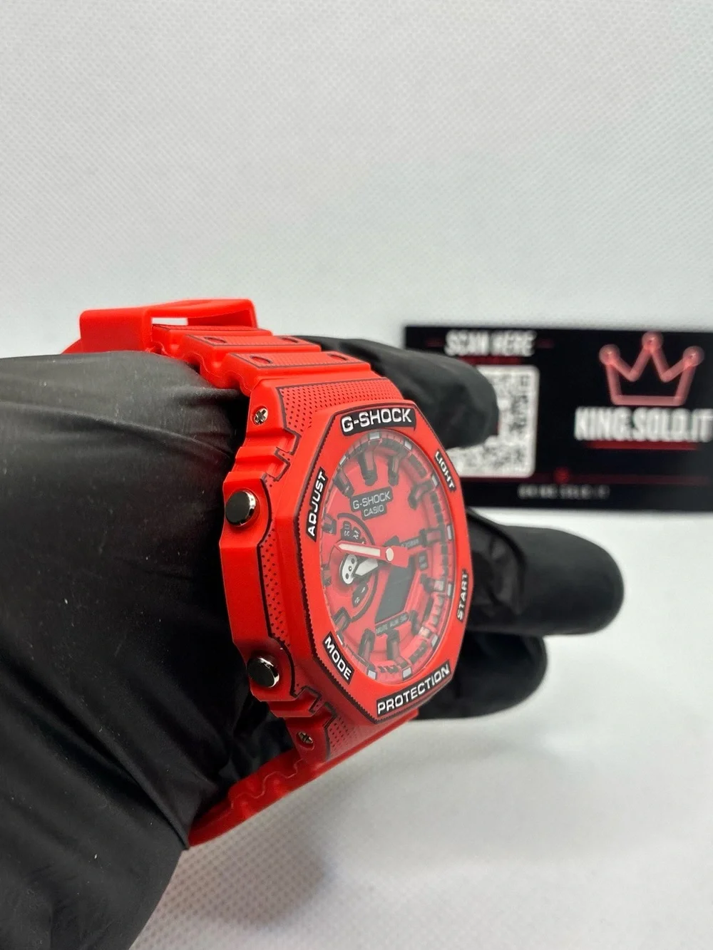 G-Shock bold red